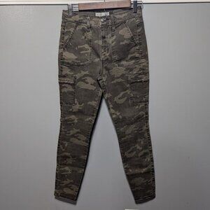MUDD FLX Stretch HIg Rise Utility Jegging Camo Size 9